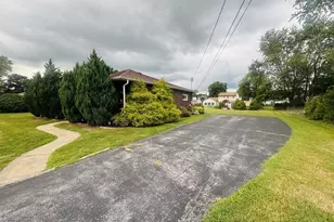 4705 Saint George, Reading, PA 19606 - Photo 3