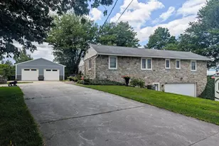 438 Forest Ln, Shoemakersville, PA 19555 - Photo 3