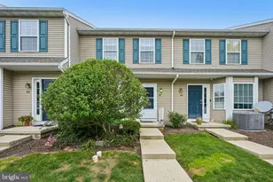 87 Horseshoe Dr, Douglassville, PA 19518 - Photo 1