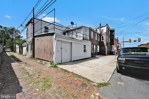 351 N 6th St, Reading, PA 19601 - Photo 9