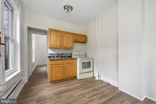 349 N 4th St, Reading, PA 19601 - Photo 9
