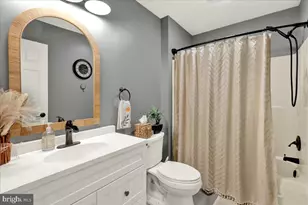2401 John Henry Dr, Sinking Spring, PA 19608 - Photo 27