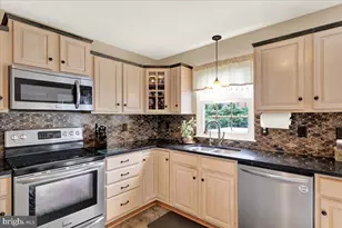 2401 John Henry Dr, Sinking Spring, PA 19608 - Photo 15