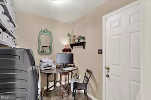 2401 John Henry Dr, Sinking Spring, PA 19608 - Photo 17