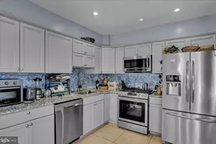 526 Windsor St, Reading, PA 19601 - Photo 5