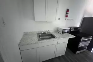 1040 Birch St, Reading, PA 19604 - Photo 5