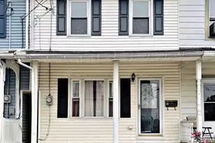 28 W Smith St, Topton, PA 19562 - Photo 1