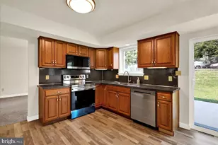 208 Crystal Cir, Birdsboro, PA 19508 - Photo 9