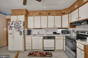 1317 Lorraine Rd, Reading, PA 19604 - Photo 15