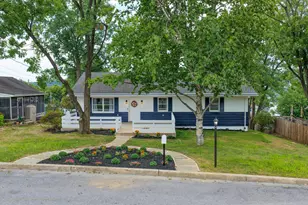 554 S 6th St, Hamburg, PA 19526 - Photo 1