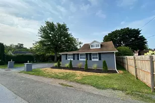 24 S 4th St, Douglassville, PA 19518 - Photo 7