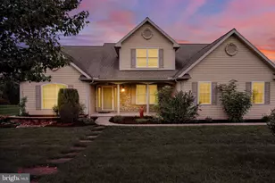 301 Valley Ct, Sinking Spring, PA 19608 - Photo 3