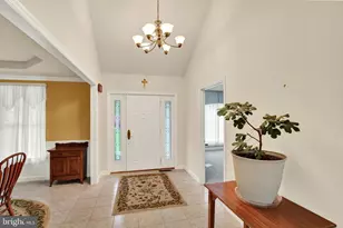 301 Valley Ct, Sinking Spring, PA 19608 - Photo 5