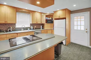 3724 Stoudts Ferry Bridge Rd, Reading, PA 19605 - Photo 5