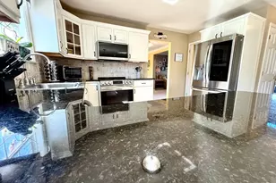 184 Pond View Dr, Hamburg, PA 19526 - Photo 17