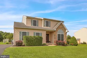 409 E Penn St, Topton, PA 19562 - Photo 1