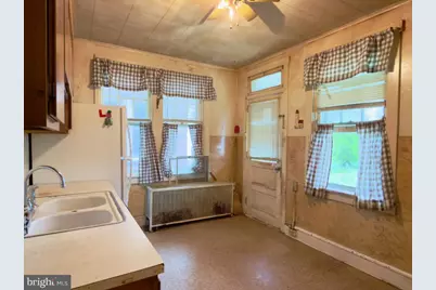 2325 Penn Avenue, West Lawn, PA 19609 - Photo 9