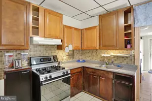 943 N 10th St, Reading, PA 19604 - Photo 13
