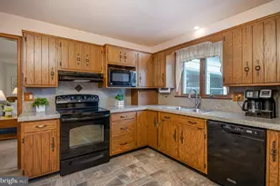 303 Belle Alto Rd, Wernersville, PA 19565 - Photo 11