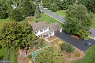 303 Belle Alto Rd, Wernersville, PA 19565 - Photo 3