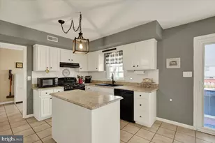 201 Verdure Ln, Douglassville, PA 19518 - Photo 15