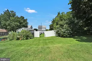 207 E Hunter St, Lyon Station, PA 19536 - Photo 23