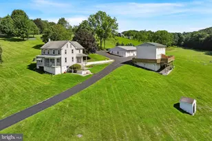1010 N Ironstone Dr, Boyertown, PA 19512 - Photo 1