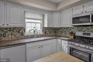 705 Meadowcrest Ln, Douglassville, PA 19518 - Photo 9