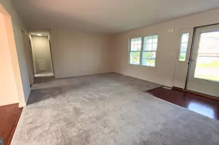 12 Oswego Ln, Reading, PA 19605 - Photo 5