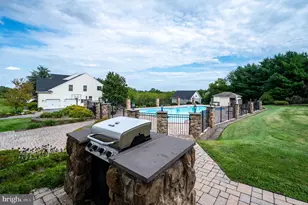 231 Hawkview Ct, Mohrsville, PA 19541 - Photo 15