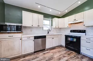 208 Montgomery Ave, Reading, PA 19606 - Photo 11