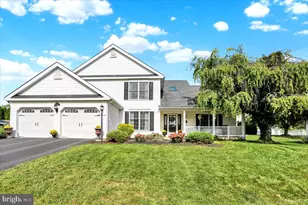 1113 Stonehenge Dr, Reading, PA 19606 - Photo 1