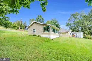 473 N Shore Dr, Lenhartsville, PA 19534 - Photo 1
