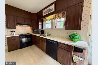1557 Dauphin Avenue, Wyomissing, PA 19610 - Photo 11