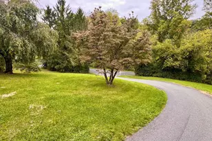 650 Gouglersville Rd, Reading, PA 19608 - Photo 3