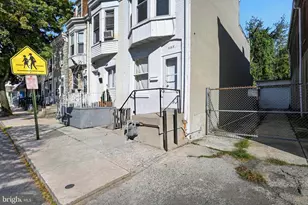 137 N 3rd St, Reading, PA 19601 - Photo 3