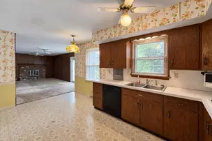 812 Carman Dr, Reading, PA 19610 - Photo 5
