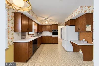 812 Carman Drive, Reading, PA 19610 - Photo 7