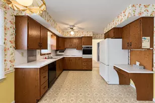812 Carman Dr, Reading, PA 19610 - Photo 7