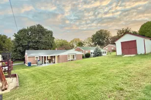 2037 Girard Ave, Reading, PA 19609 - Photo 9