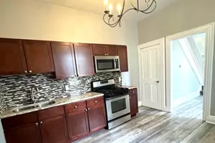 532 Windsor St, Reading, PA 19601 - Photo 5