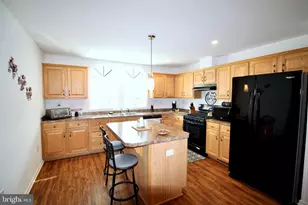 28 Dawn Dr, Douglassville, PA 19518 - Photo 7