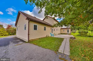 21 Homestead Dr, Leesport, PA 19533 - Photo 7