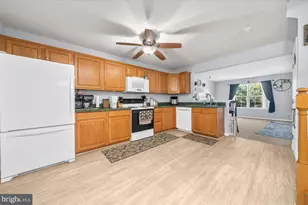 321 Dogwood St, Bally, PA 19503 - Photo 5