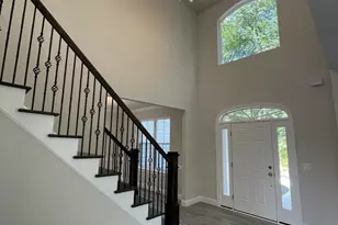 2059 Sunrise Dr, Coopersburg, PA 18036 - Photo 3