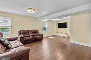 533 Avenue F, Feasterville-Trevose, PA 19053 - Photo 3