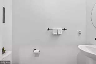 905 Holden Ct, Warminster, PA 18974 - Photo 15