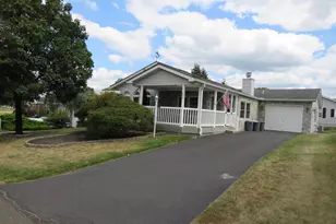 377 Spring Meadow Cir, New Hope, PA 18938 - Photo 3