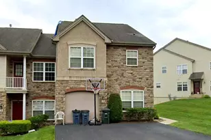 7 Dukes Way, Feasterville-Trevose, PA 19053 - Photo 3