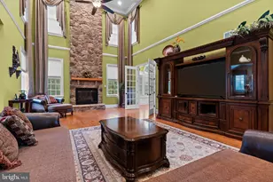288 Jane Chapman Dr E, Newtown, PA 18940 - Photo 15